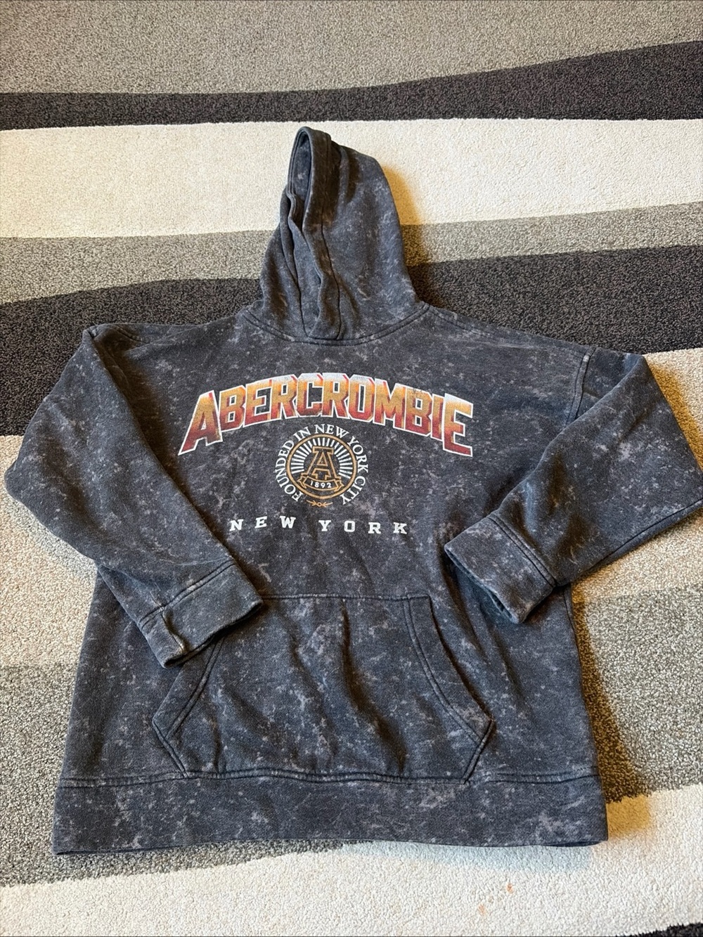 Abercrombie Kids Boys New York  Design Pullover Hoodie Size 13/14